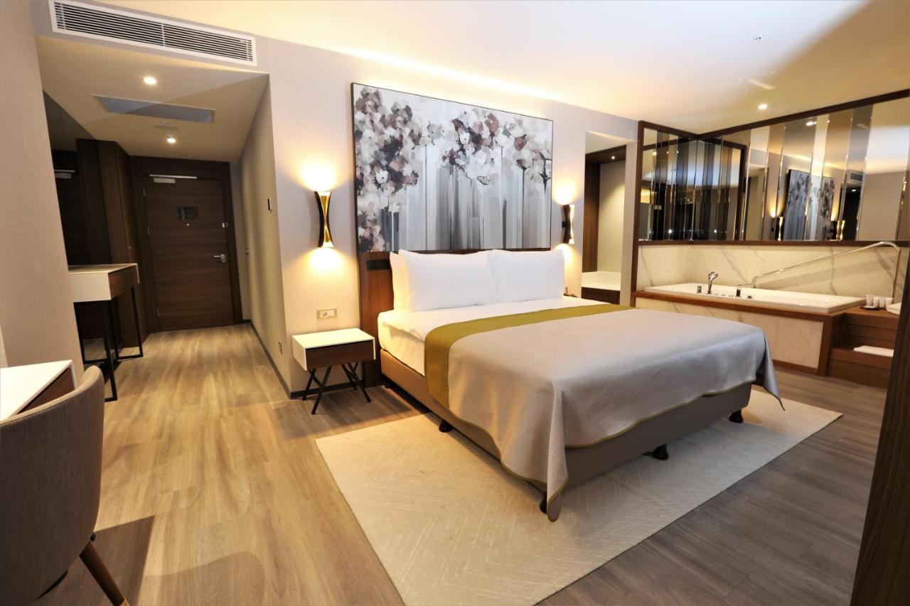 Limak Skopje Luxury Hotel Εξωτερικό φωτογραφία A bedroom at the hotel