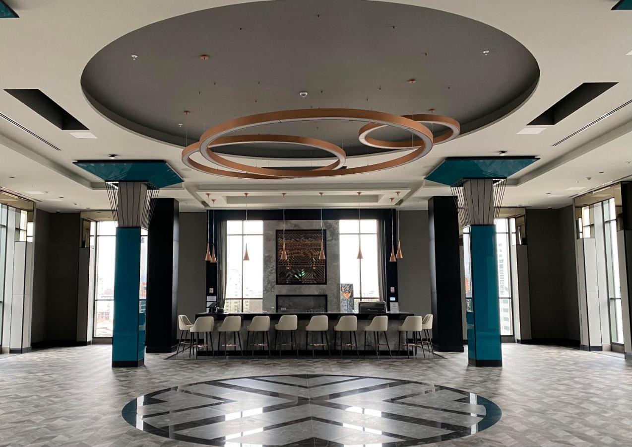 Limak Skopje Luxury Hotel Εξωτερικό φωτογραφία The lobby of the hotel