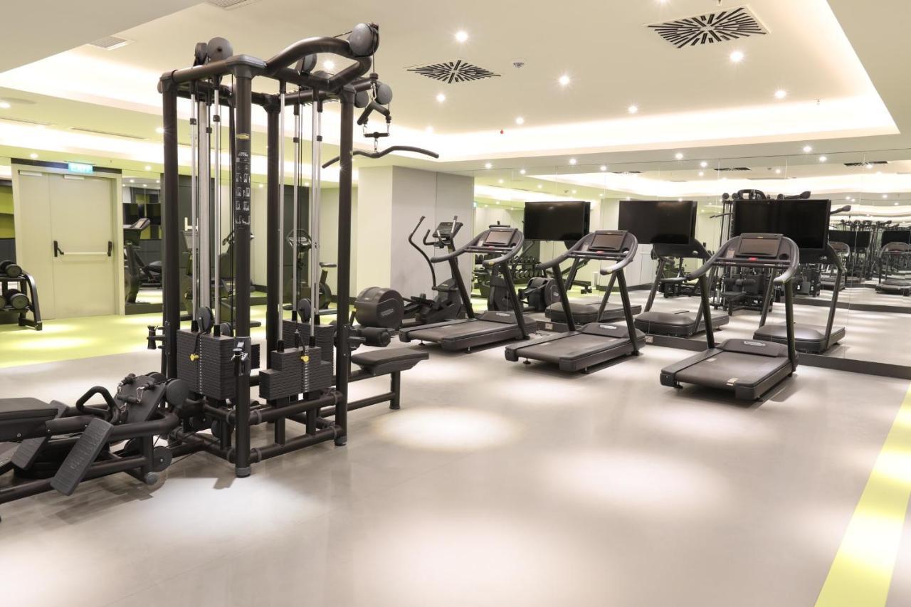 Limak Skopje Luxury Hotel Εξωτερικό φωτογραφία The gym at the hotel