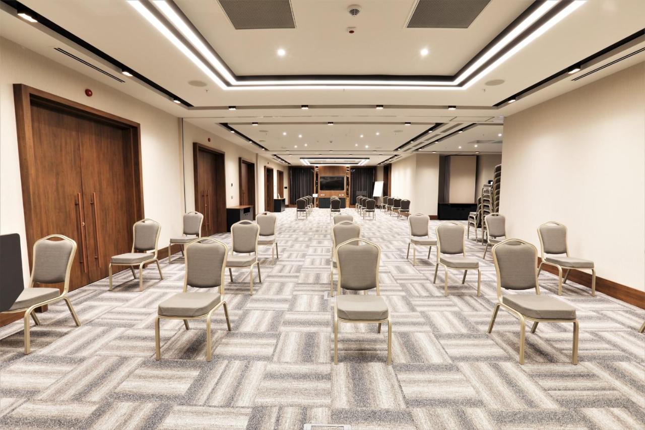 Limak Skopje Luxury Hotel Εξωτερικό φωτογραφία The ballroom