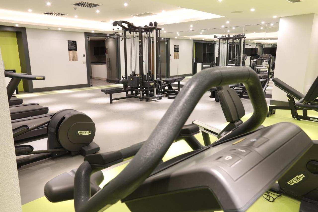 Limak Skopje Luxury Hotel Εξωτερικό φωτογραφία The gym at the hotel