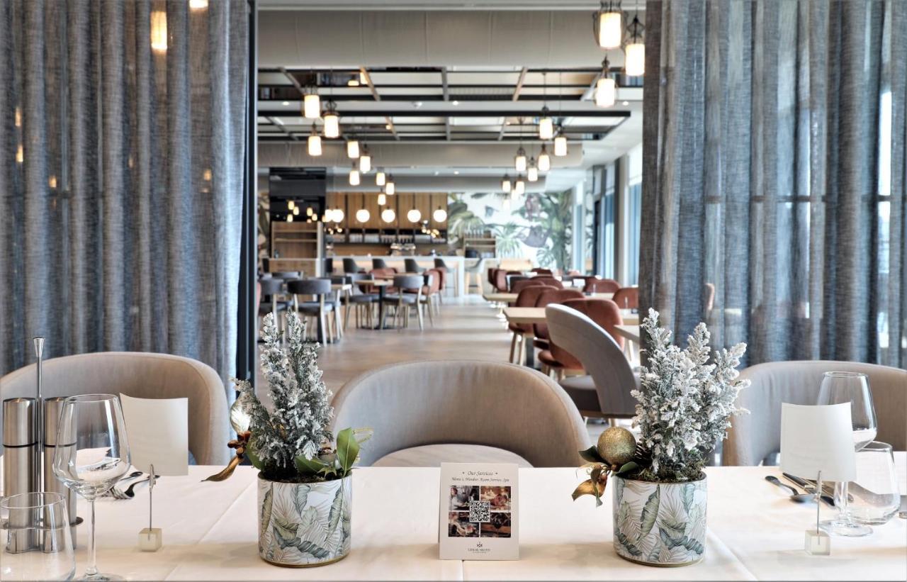 Limak Skopje Luxury Hotel Εξωτερικό φωτογραφία The lounge at the airport