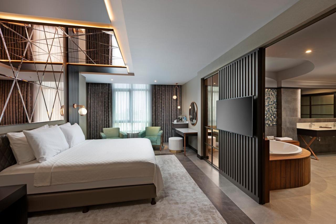 Limak Skopje Luxury Hotel Εξωτερικό φωτογραφία A suite at the hotel