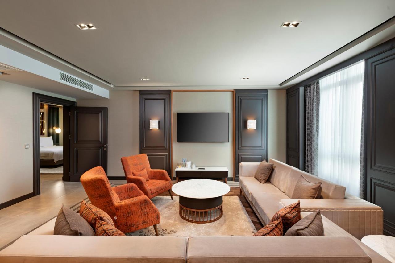 Limak Skopje Luxury Hotel Εξωτερικό φωτογραφία A suite at the hotel