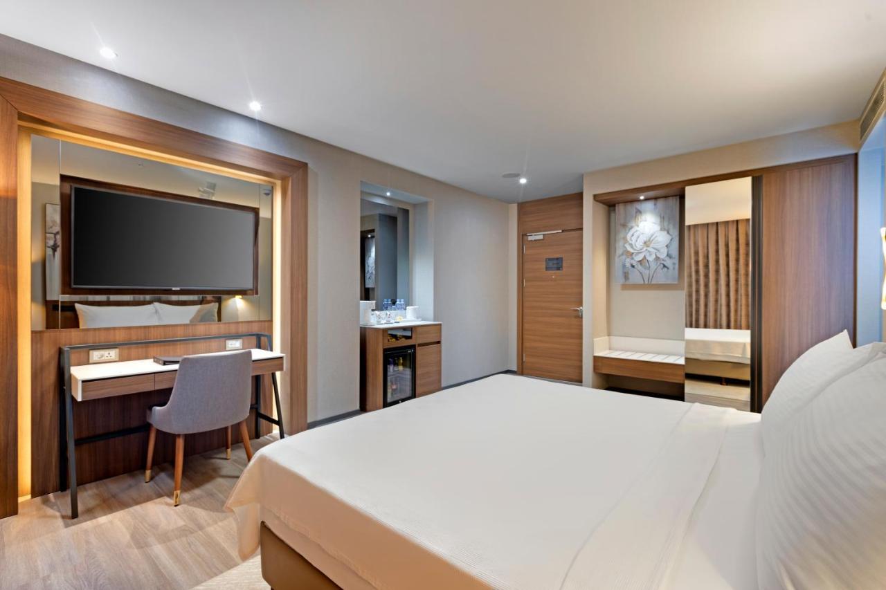 Limak Skopje Luxury Hotel Εξωτερικό φωτογραφία A room at the hotel