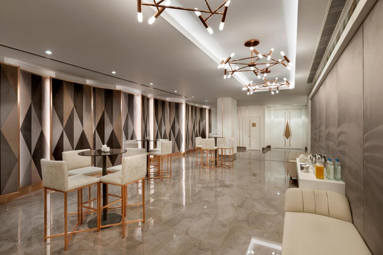 Limak Skopje Luxury Hotel Εξωτερικό φωτογραφία The lounge at the airport