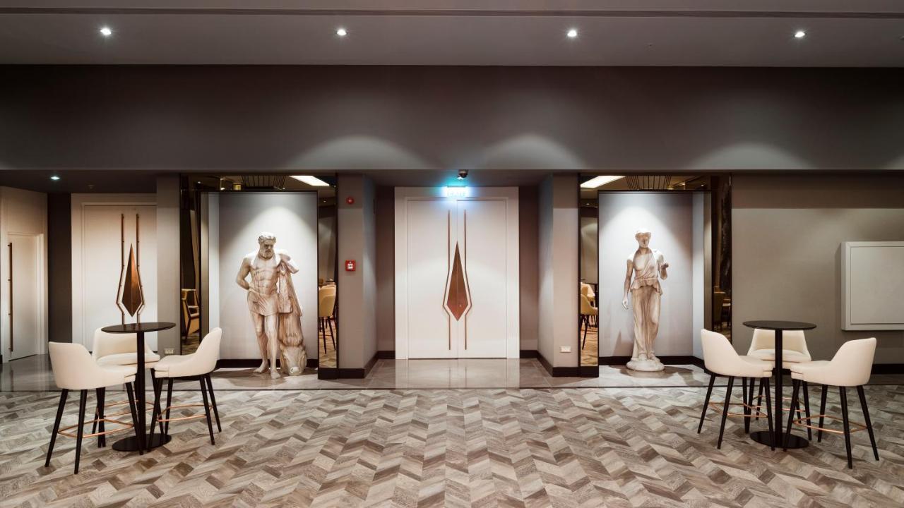 Limak Skopje Luxury Hotel Εξωτερικό φωτογραφία The elevators at the 10th floor
